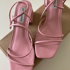 Steve Madden Pink Sandals. (Rianna)